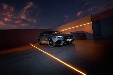 Die Mercedes-AMG A 45 S 4MATIC+ „Final Edition“ von vorne. | © Mercedes-Benz